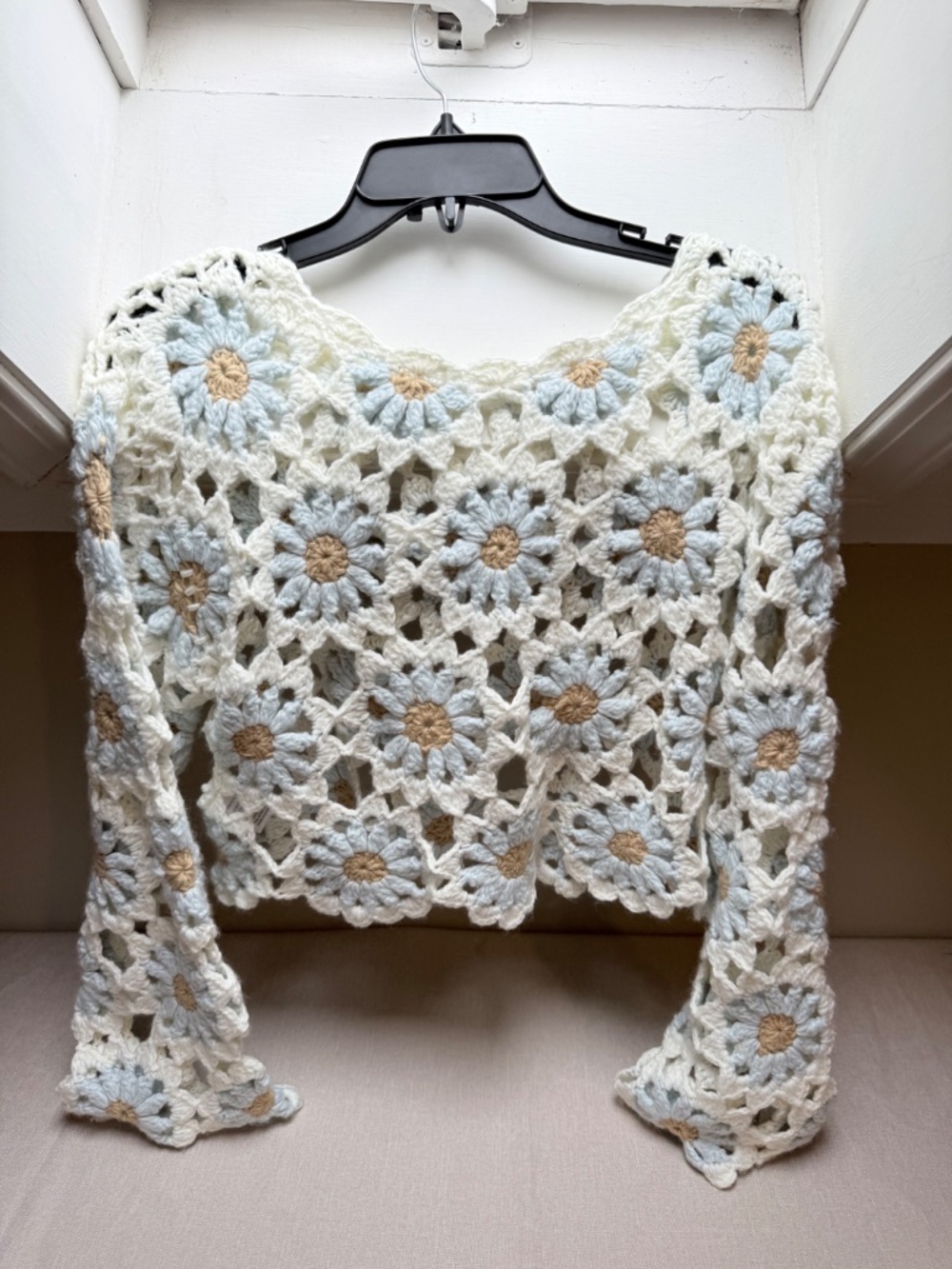 Altar’d State Crocheted Daisy Cropped Summer Sweater Boho Size S - Picture 4 of 11